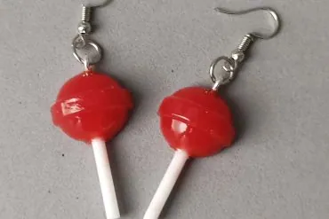 <strong>NUEVA COLECCIÓN DE PENDIENTES DE RESINA UV</strong>